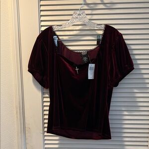 Hot Topic Women's Velvet Top in Burgundy